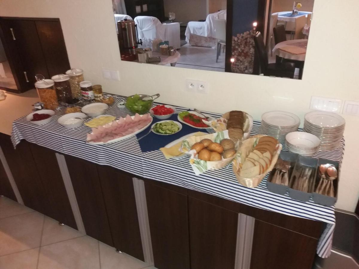 Na Fali Pokoje Goscinne 웨바 외부 사진